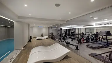 LA STELLA APARTMENTS AND SUITES