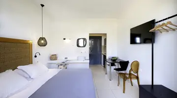 LA STELLA APARTMENTS AND SUITES