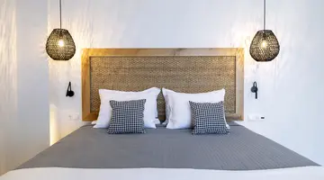 LA STELLA APARTMENTS AND SUITES
