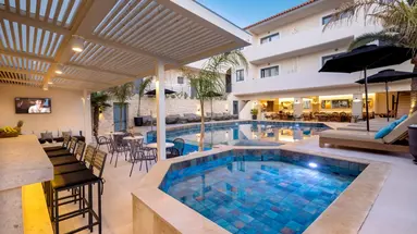 LA STELLA APARTMENTS AND SUITES