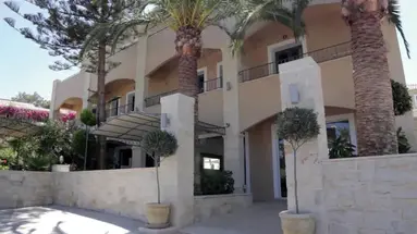 La Stella Apartments & Suites