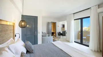 La Stella Suites