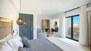La Stella Suites