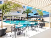 LA STELLA SUITES