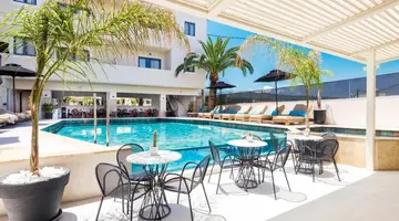 LA STELLA SUITES