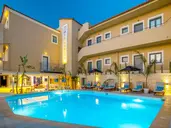 La Stella Suites