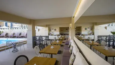 La Stella Suites
