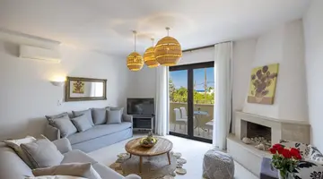 La Stella Suites