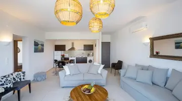La Stella Suites