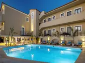 La Stella Suites