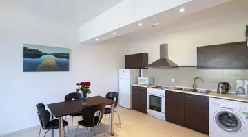 La Stella Suites