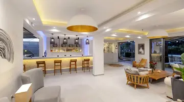 La Stella Suites