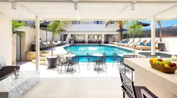 LA STELLA SUITES