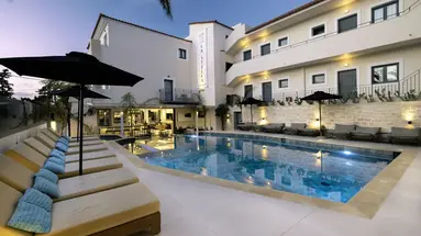 La Stella Suites