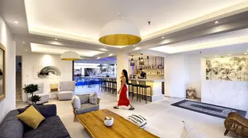 La Stella Suites