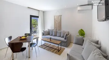 La Stella Suites