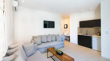 La Stella Suites