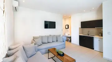 La Stella Suites