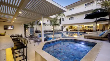 La Stella Suites
