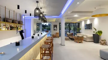 La Stella Suites