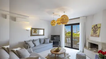 La Stella Suites