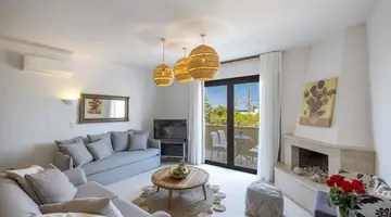 La Stella Suites
