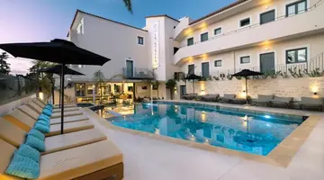 LA STELLA SUITES