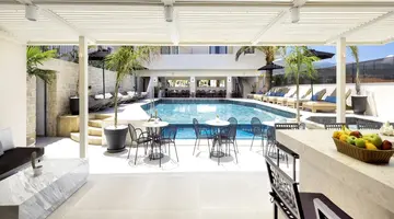 La Stella Suites