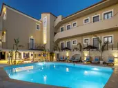 La Stella Suites
