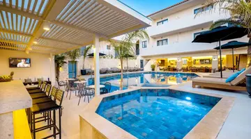 La Stella Suites