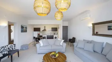 La Stella Suites