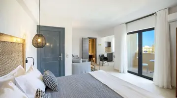 La Stella Suites