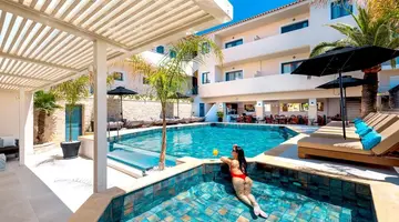 La Stella Suites