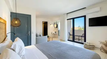 La Stella Suites