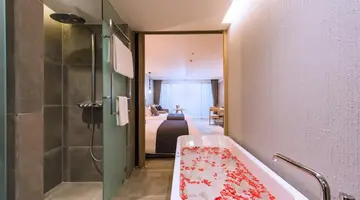 La Vela Khao Lak