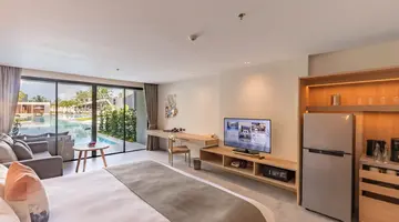 LA VELA KHAO LAK