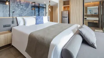 LA VELA KHAO LAK