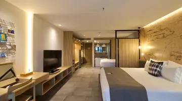 LA VELA KHAO LAK