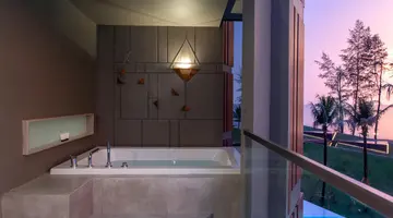 LA VELA KHAO LAK