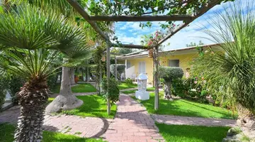 La Villa Resort & Spa