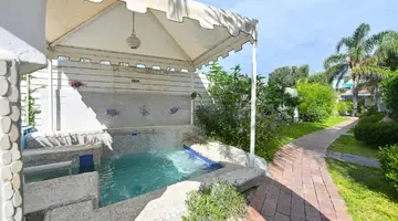 La Villa Resort & Spa