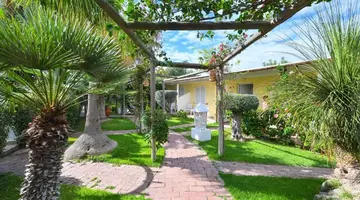 La Villa Resort & Spa
