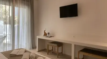 Ladiko Inn