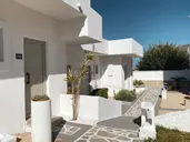 Ladiko Inn