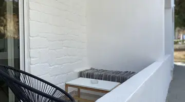 Ladiko Inn
