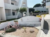 Ladiko Inn