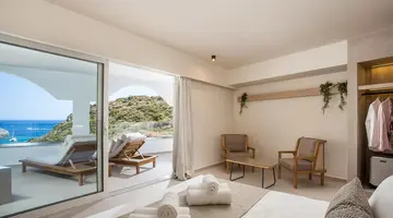 Ladiko Suites