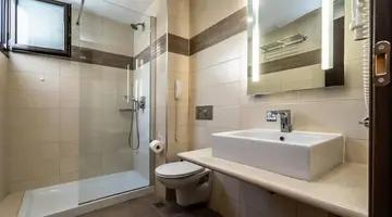 Ladiko Suites
