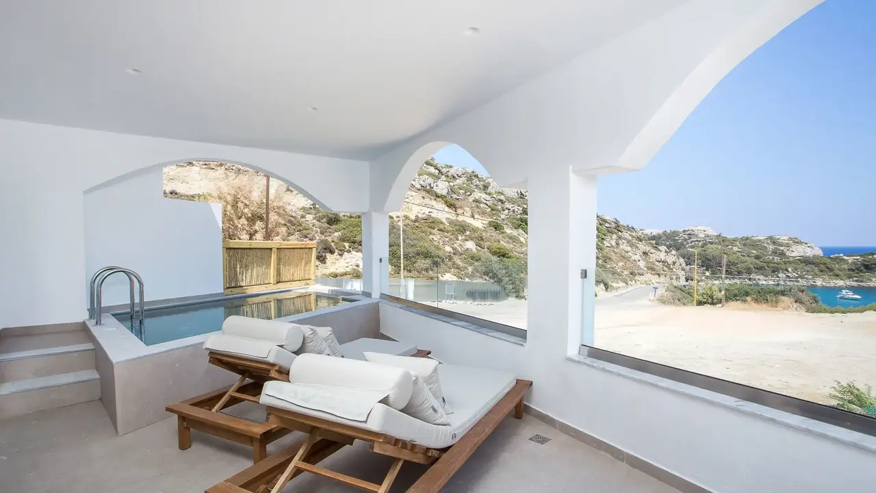 Ladiko Suites