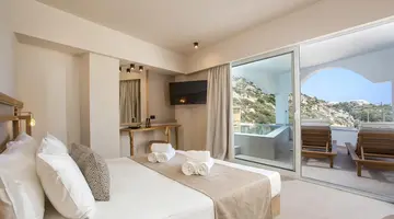Ladiko Suites
